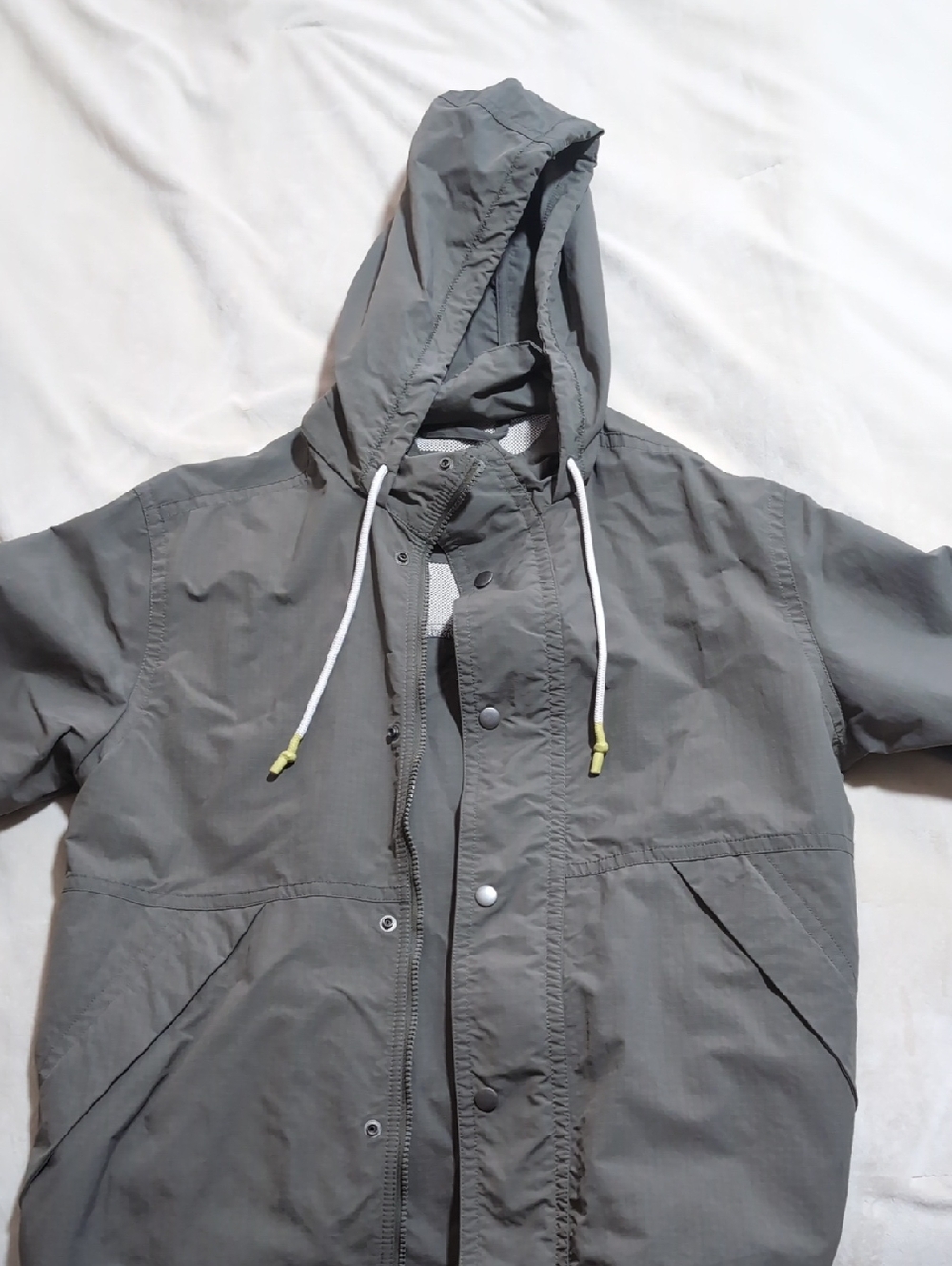 Goodfellow & Co Gray Hooded Windbreaker with Contrast Drawcords